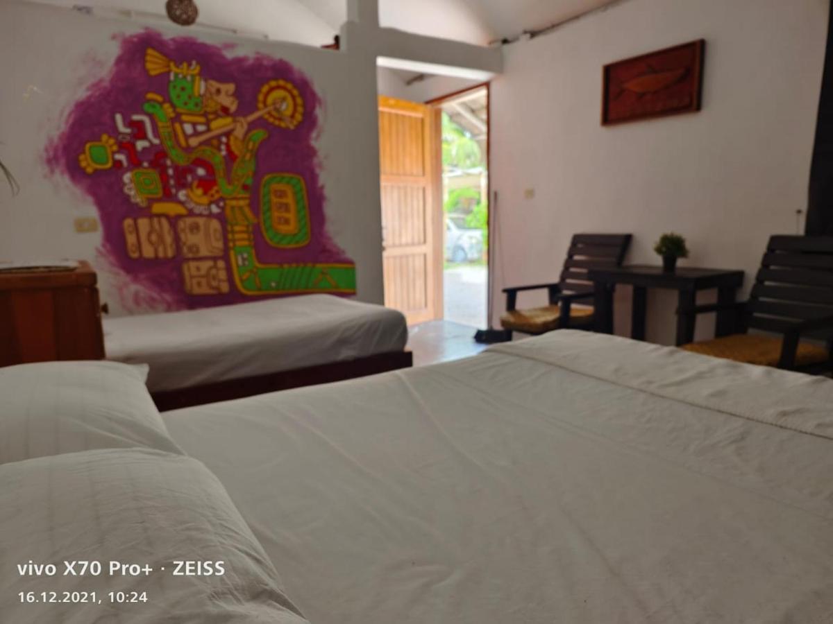 Lunazul Eco-Cabana Frente Al Mar Mahahual Exterior photo