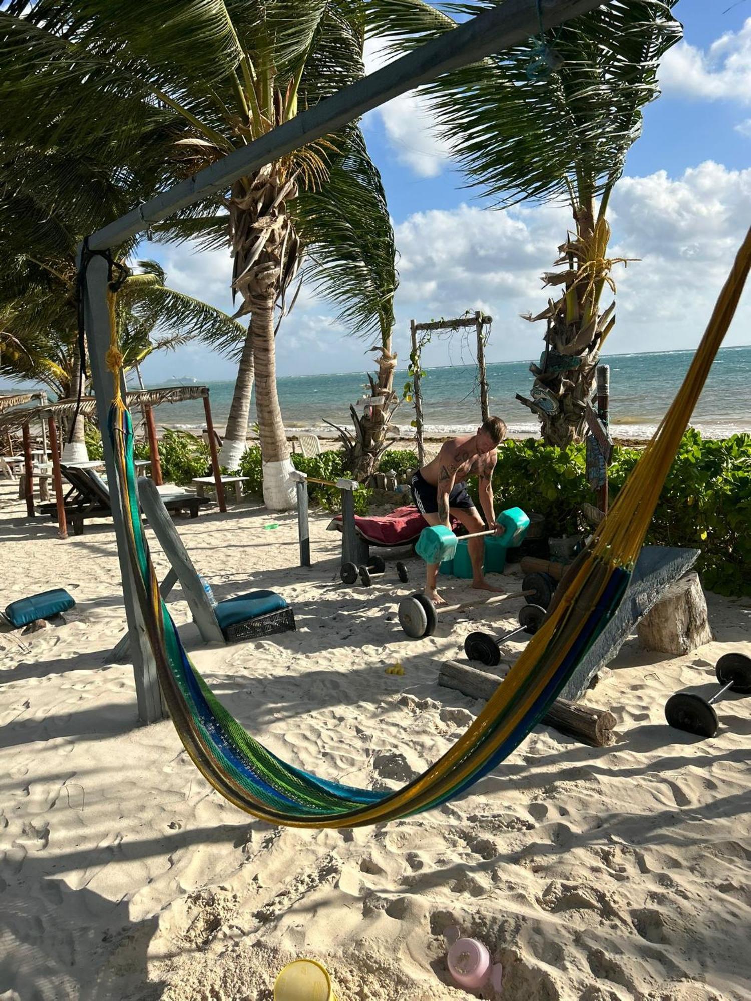 Lunazul Eco-Cabana Frente Al Mar Mahahual Exterior photo